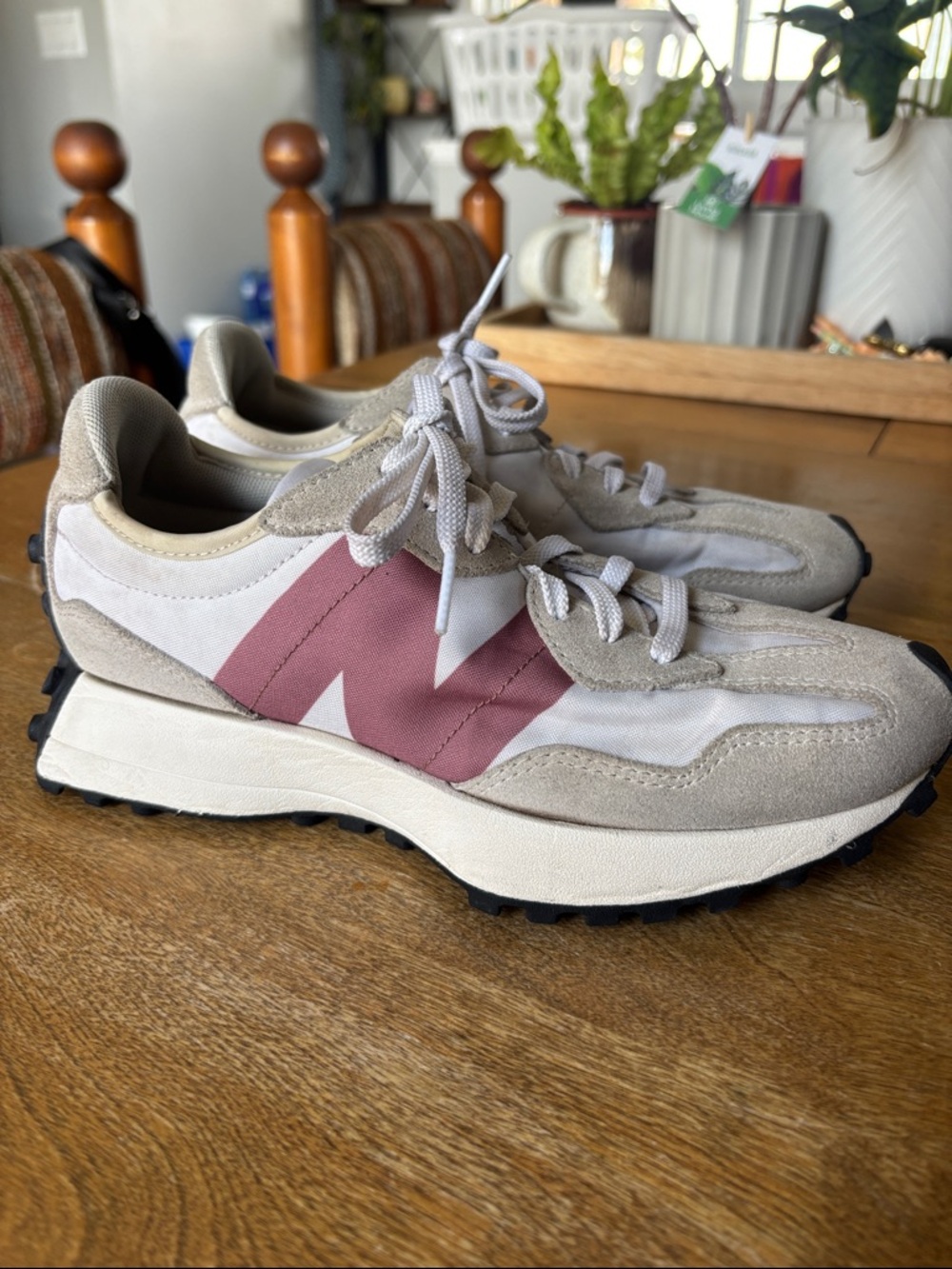 New Balance 327